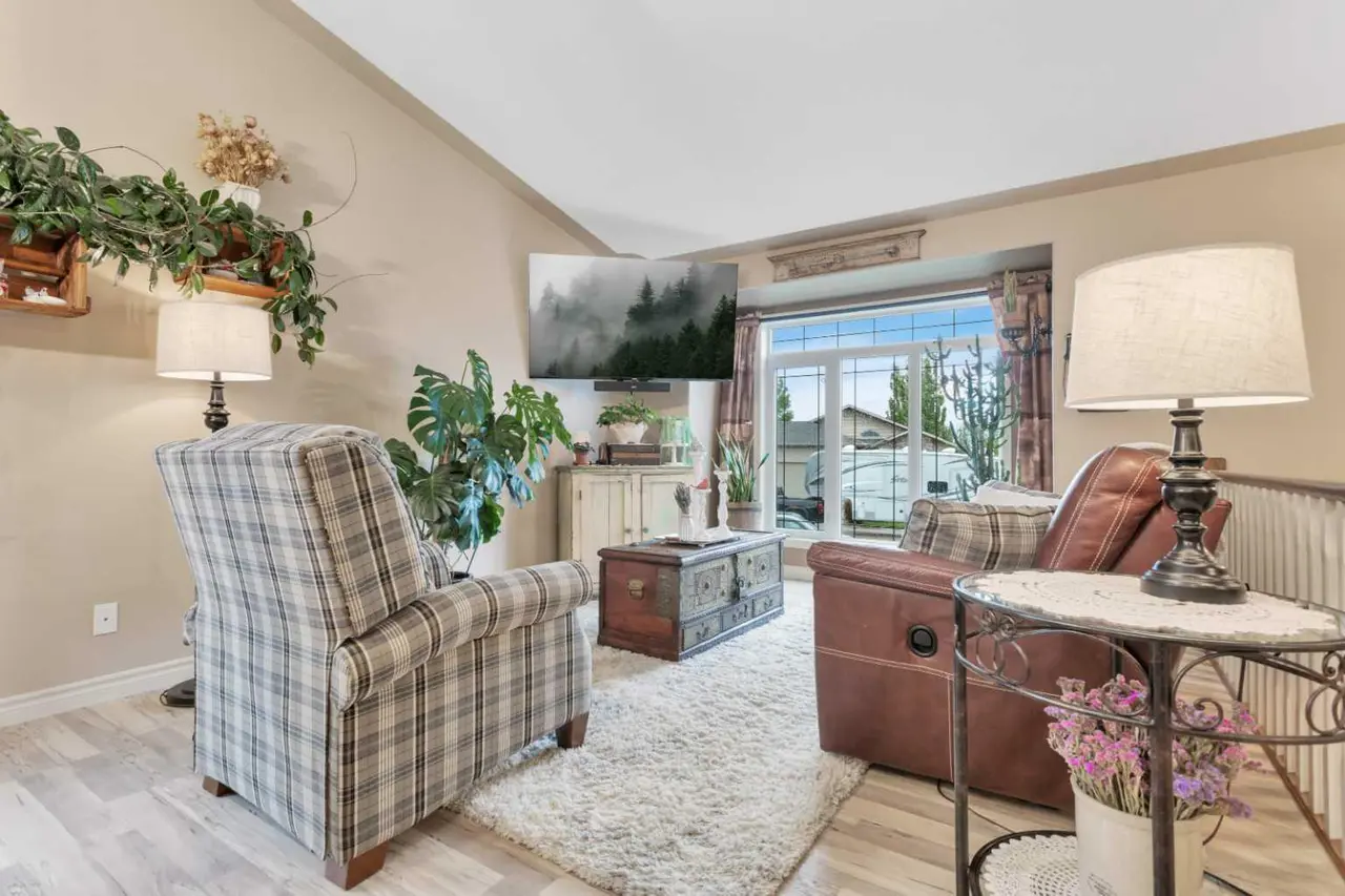 52 Irving Crescent 