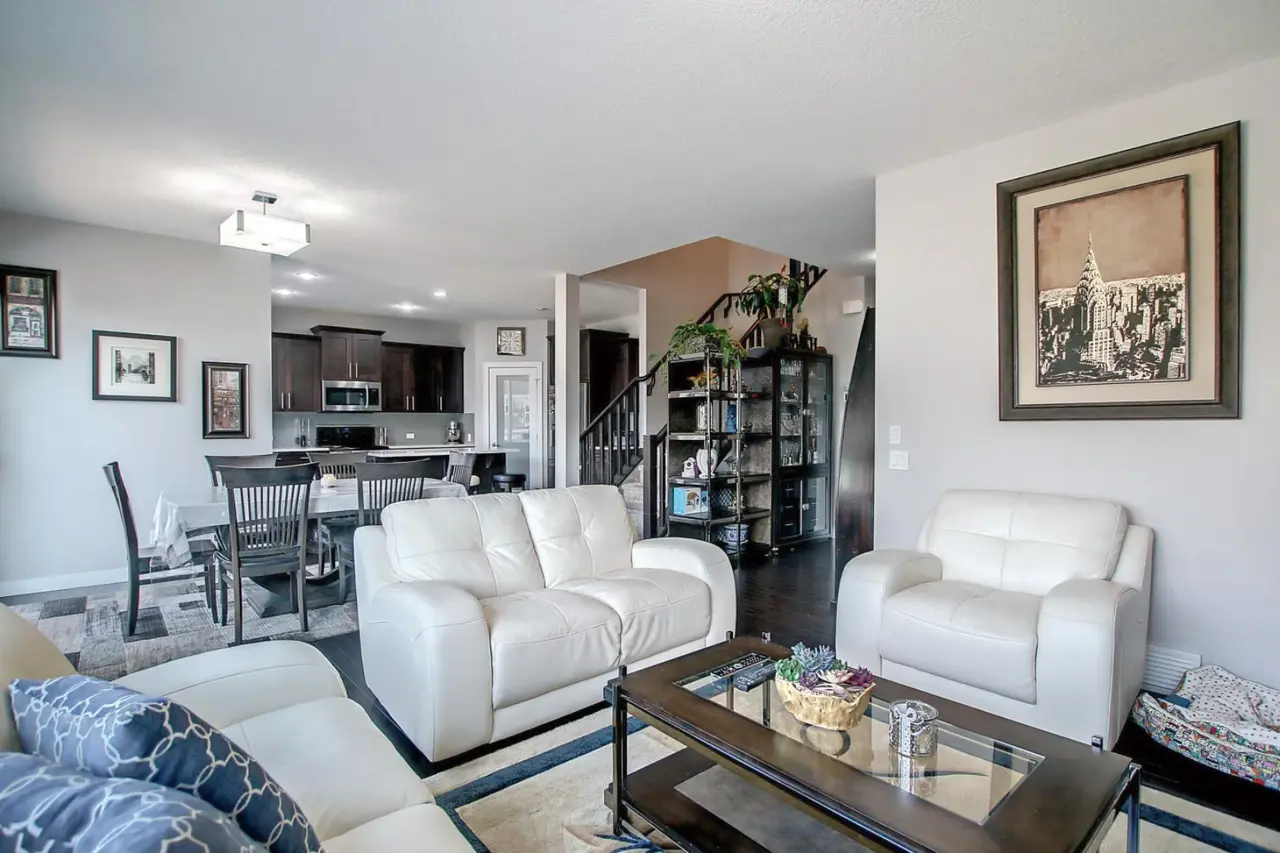 649 MARINA Drive 