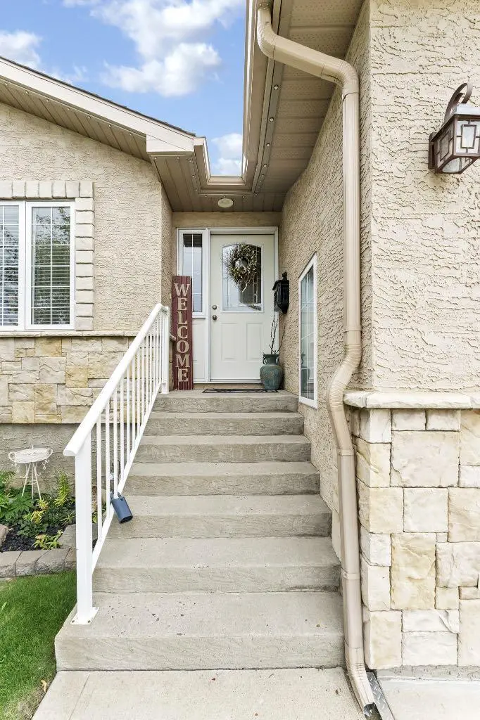 72 Sandstone Place SE