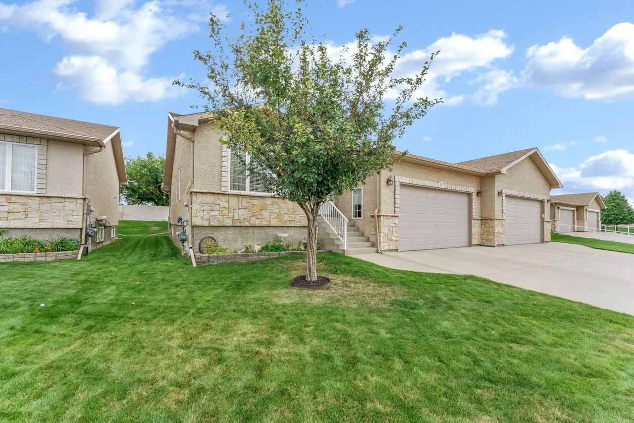 72 Sandstone Place SE