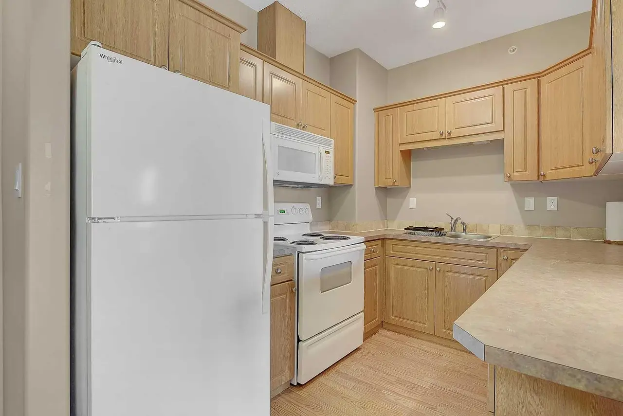 405, 9221 Lakeland Drive 