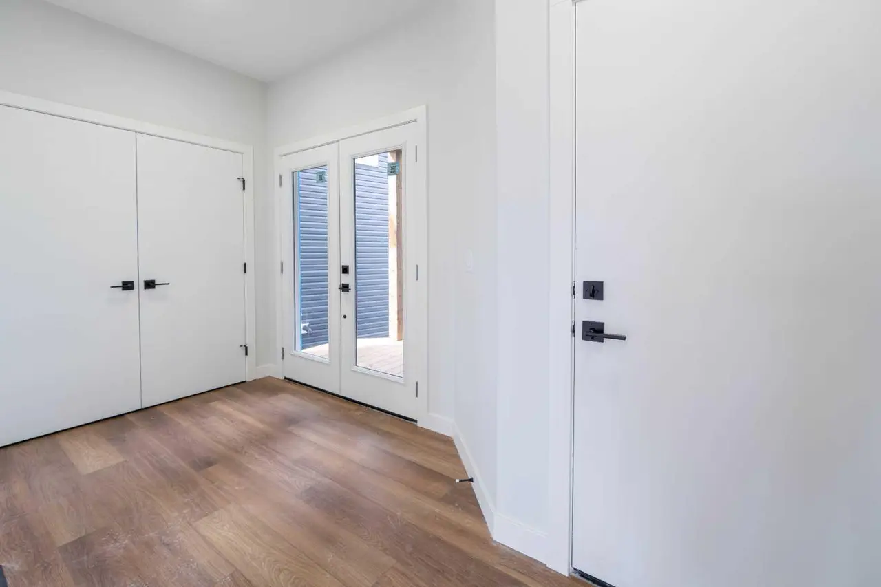 49 Lowden Close 