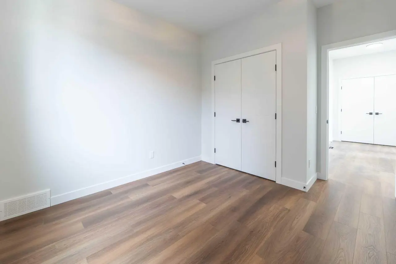 49 Lowden Close 