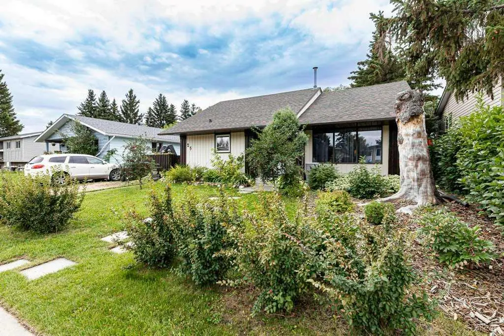 25 Valley Crescent 
