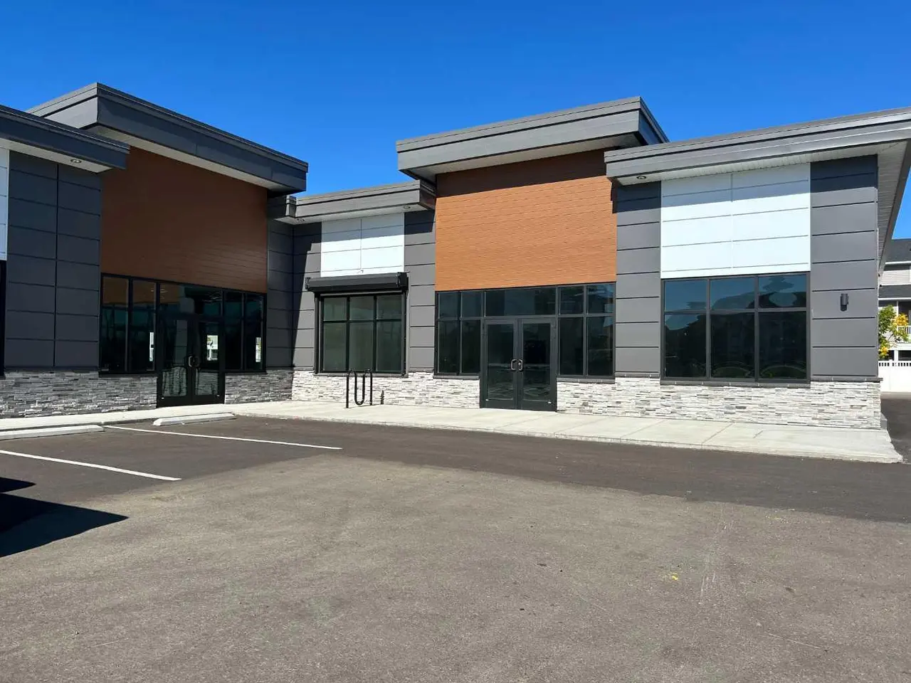 410, 4979 Southlands Drive SE