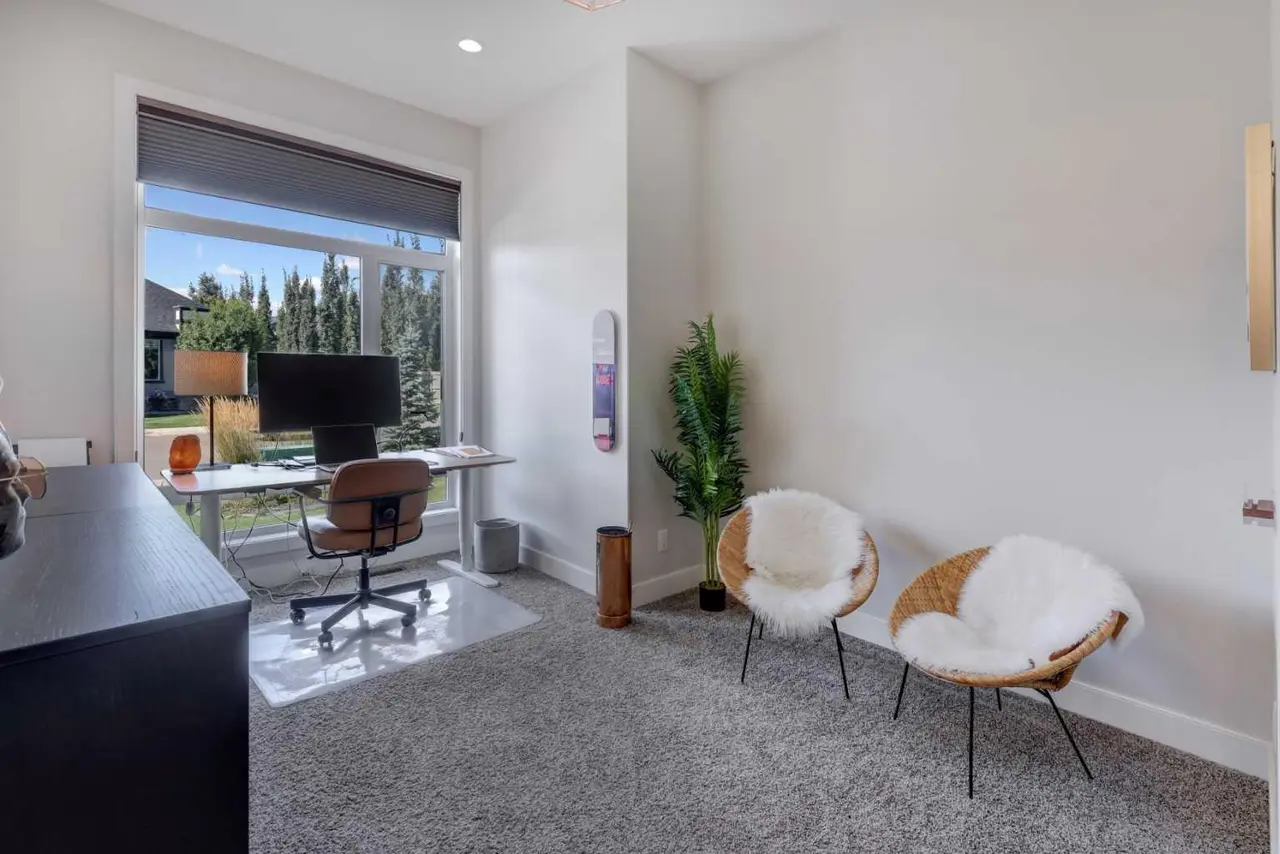 18 Coopersfield Park SW