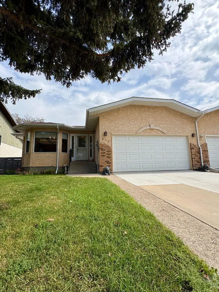626 Prairie Meadows Close W