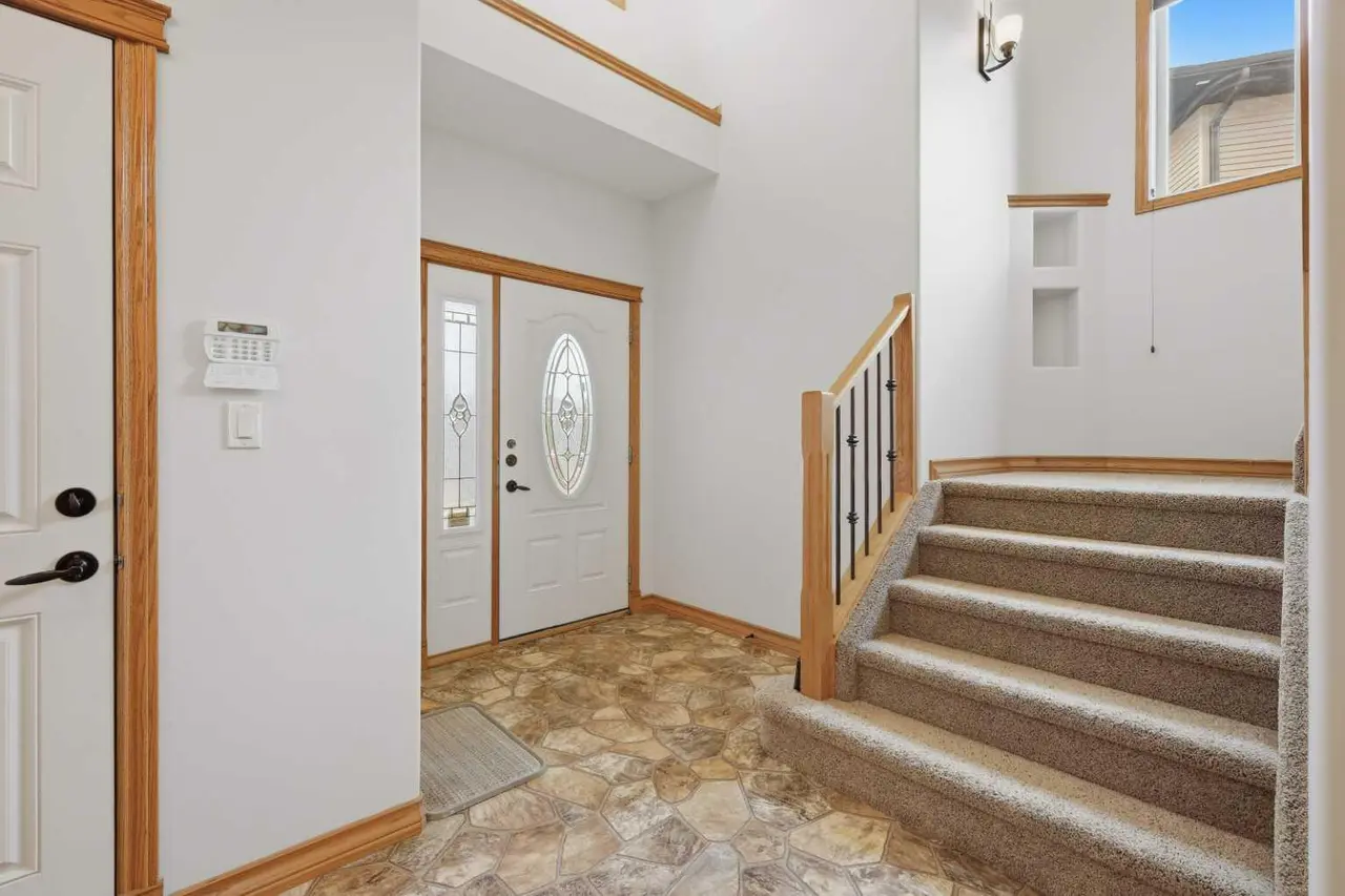 30 Lawson Close 