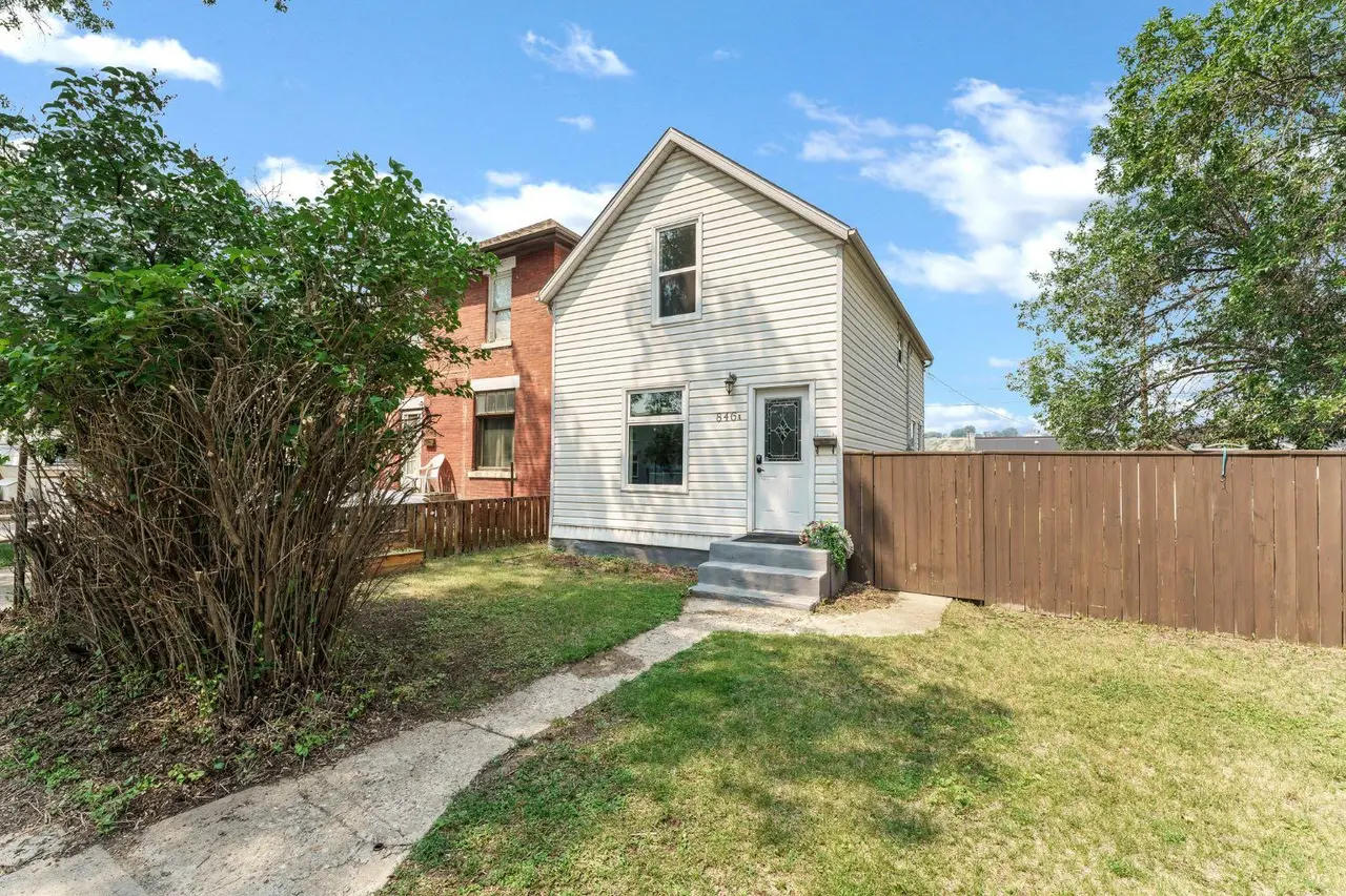 846A 3 Street SE