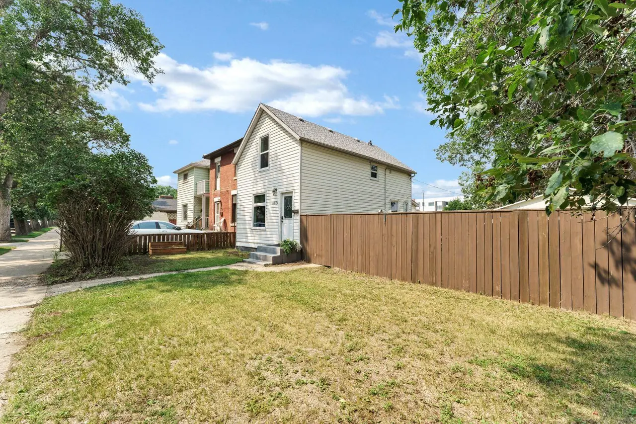 846A 3 Street SE