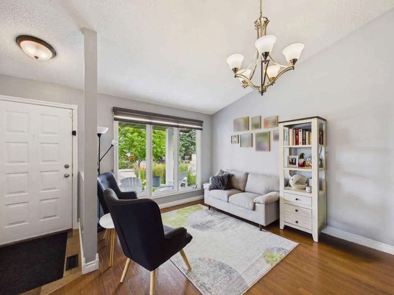 32 Haliburton Crescent 