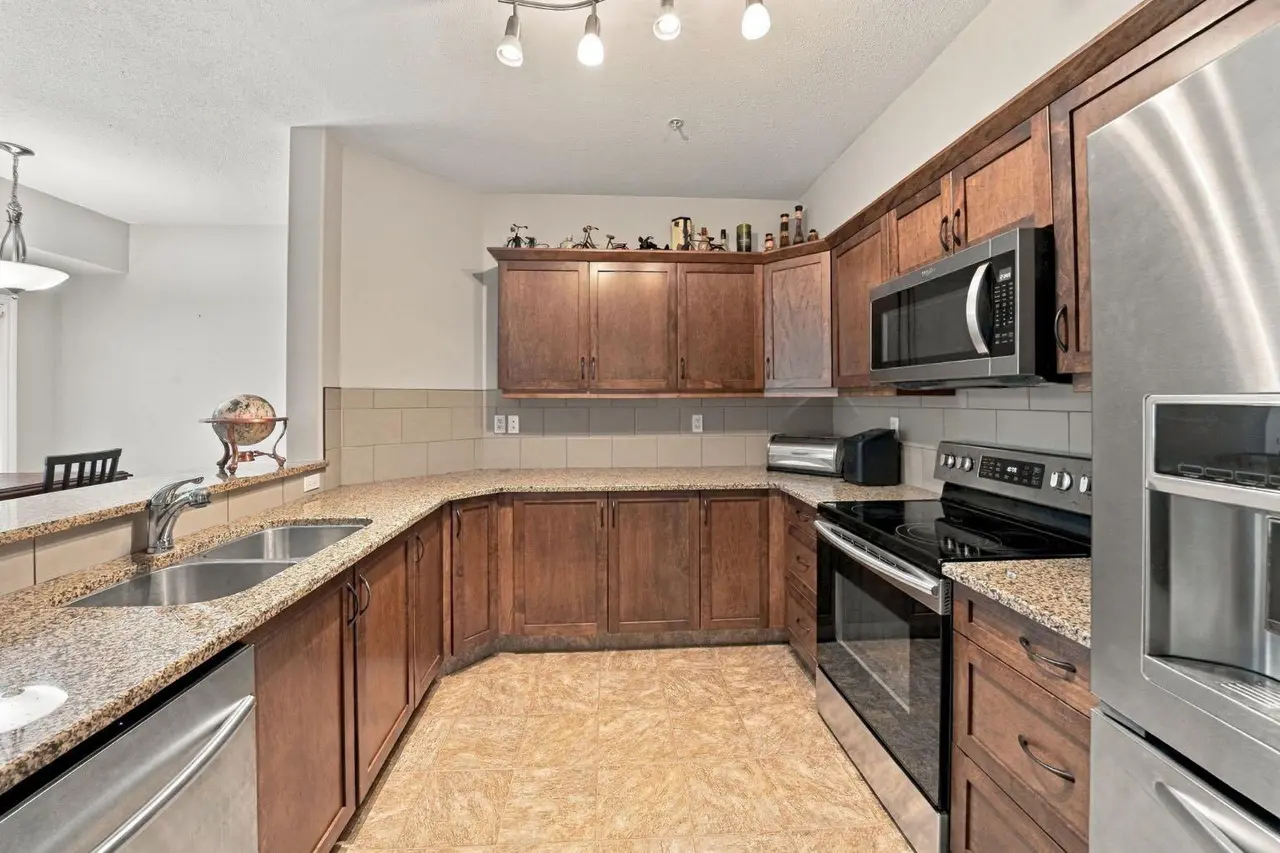 101, 6 Michener Boulevard 