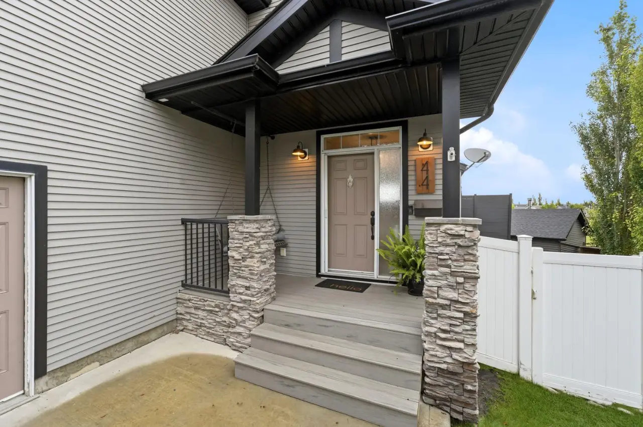 44 Innes Close 