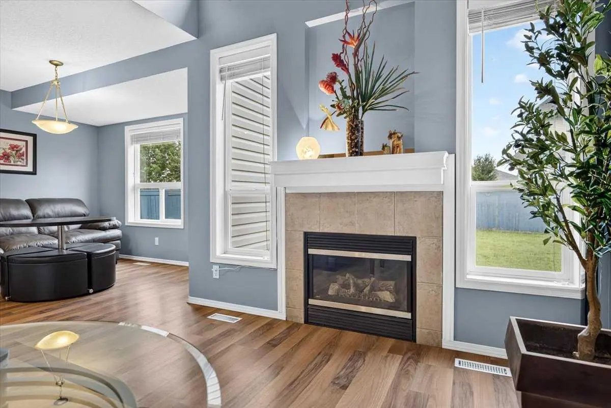 113 Canoe Square SW