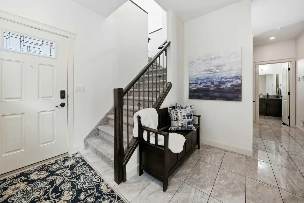 118 Viscount Drive 