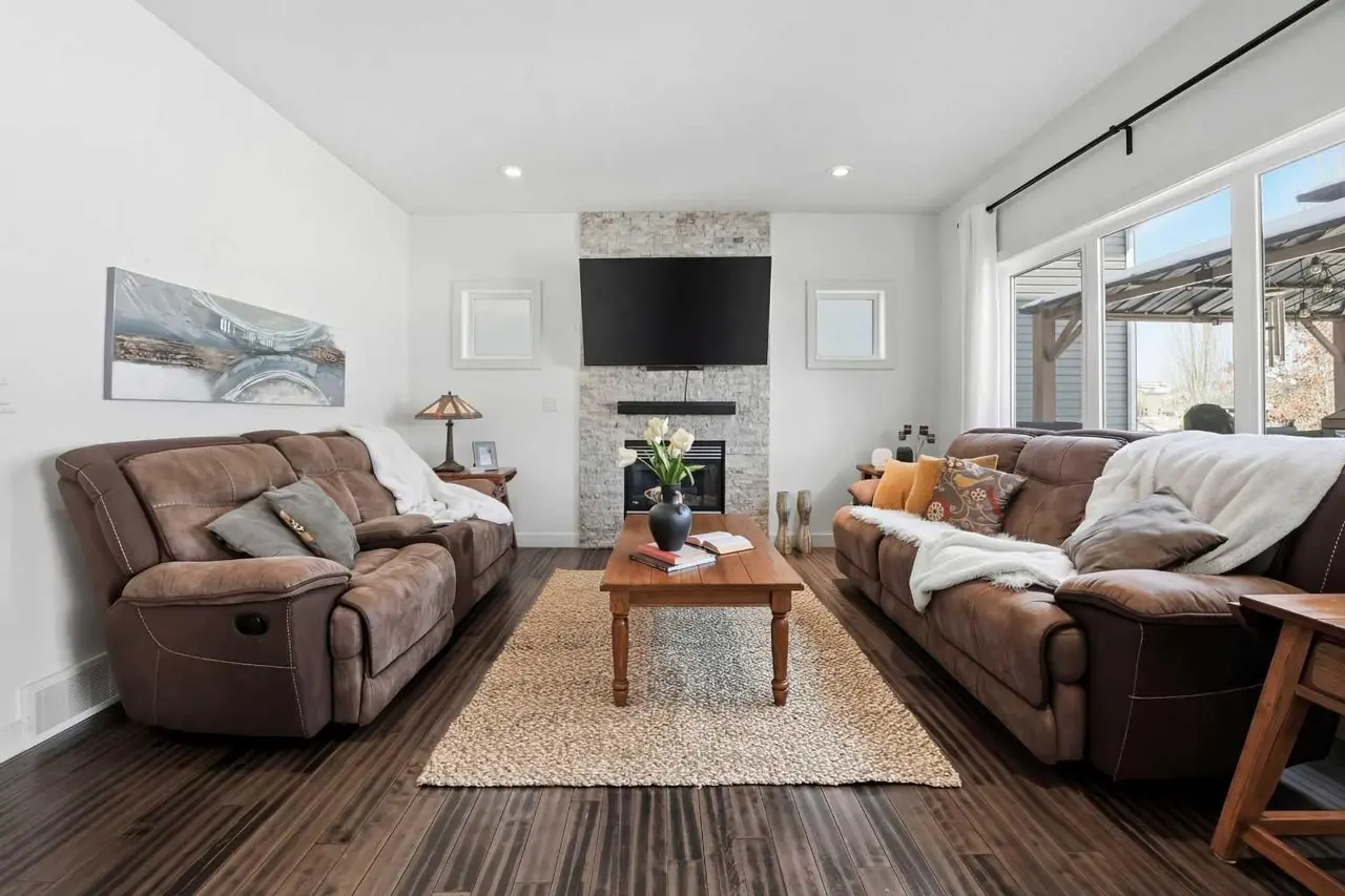 118 Viscount Drive 