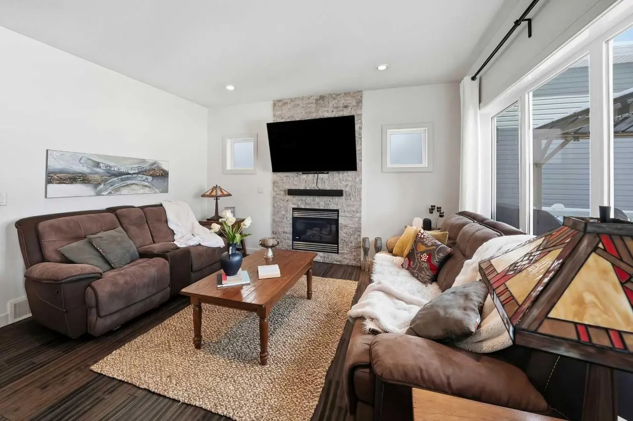 118 Viscount Drive 