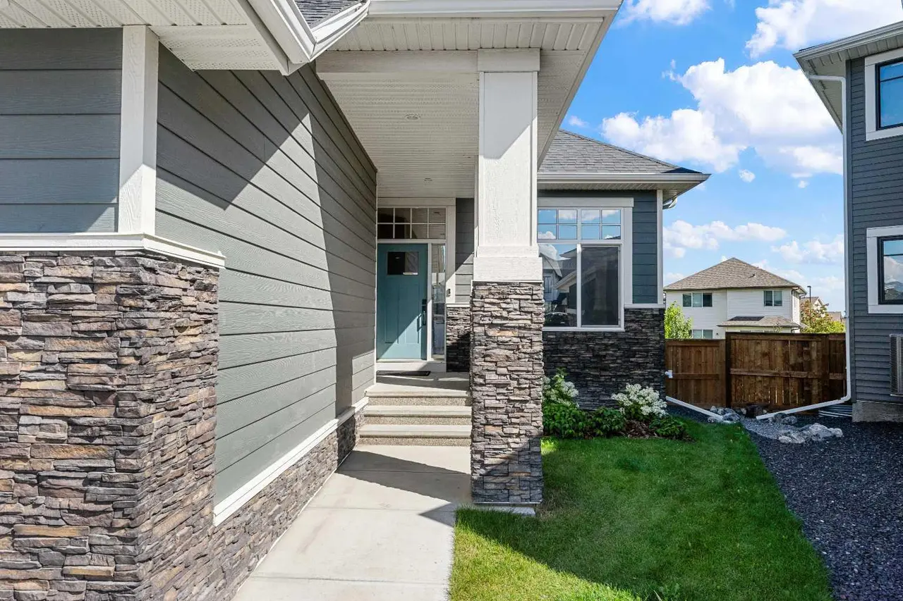 1508 Coopers Point SW