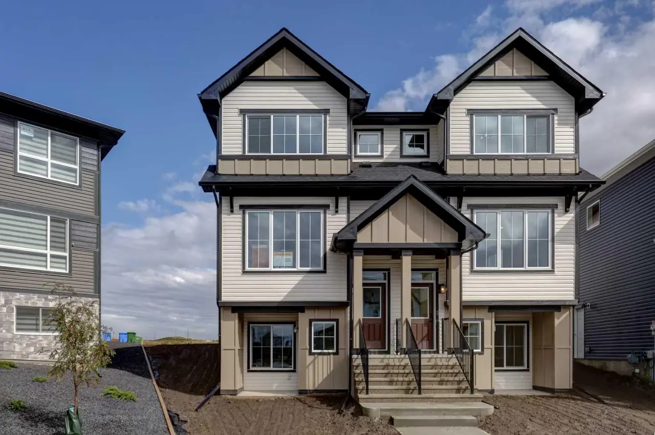 410 Carringvue Grove NW