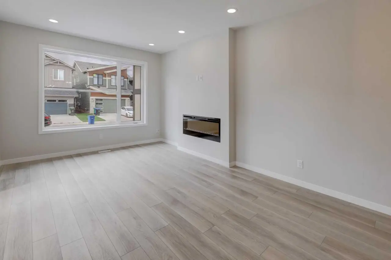 2002 Cobblebrook Crescent SW
