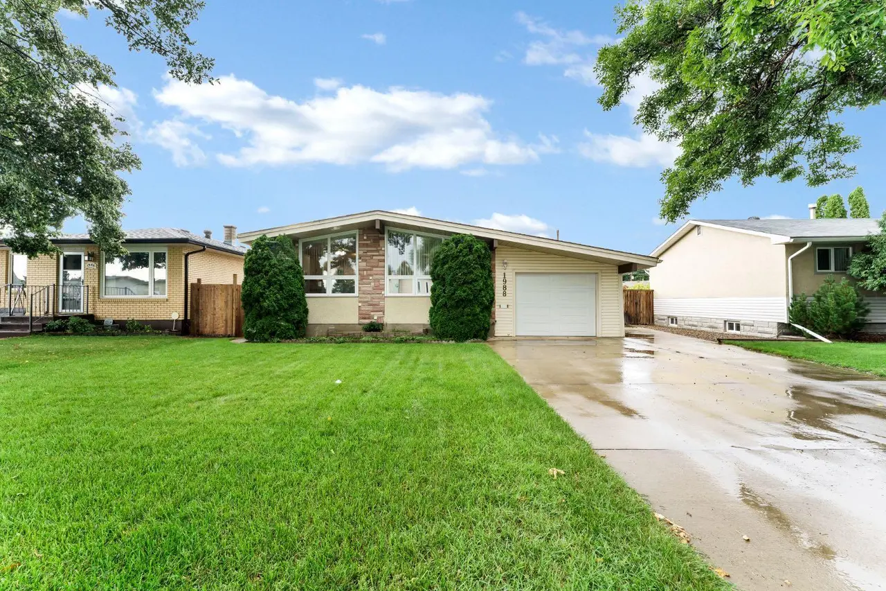 1988 28 Street SE