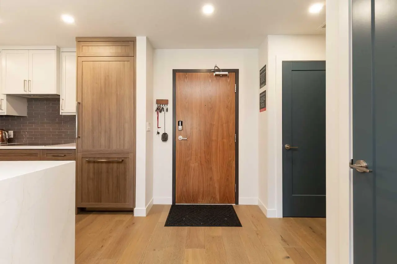 214, 102 Scenic Drive N