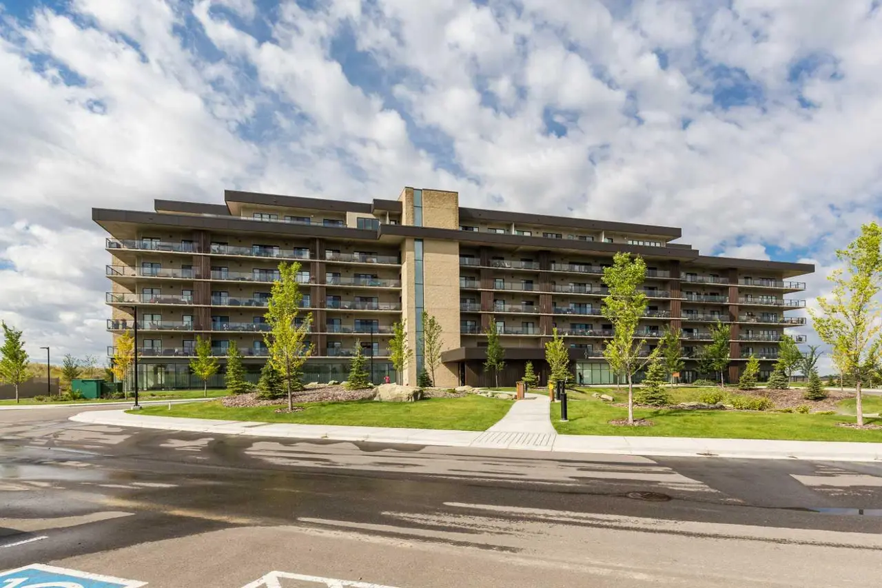 214, 102 Scenic Drive N