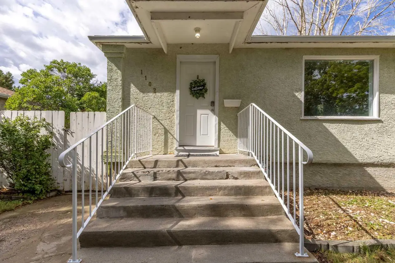 1102 20 Street S