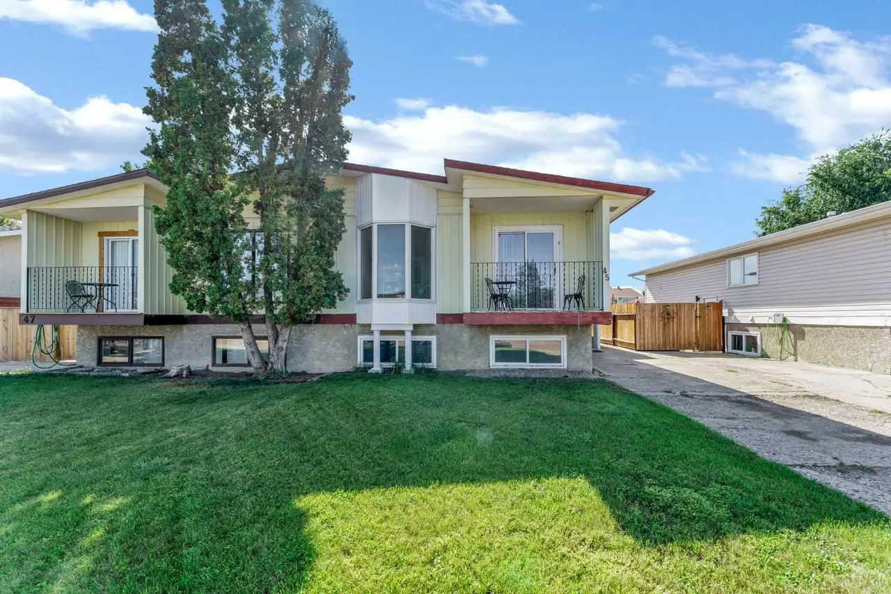 45 Clark Crescent SE