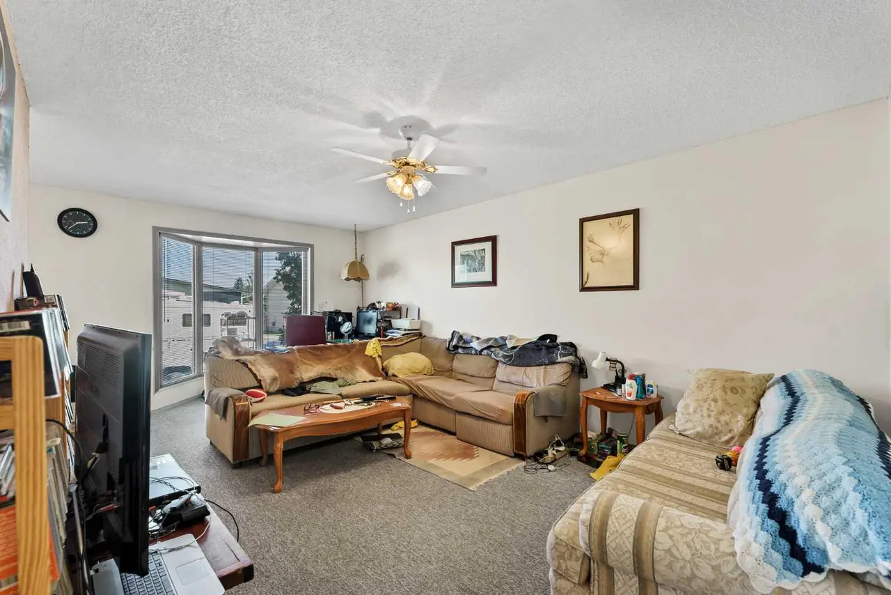 45 Clark Crescent SE