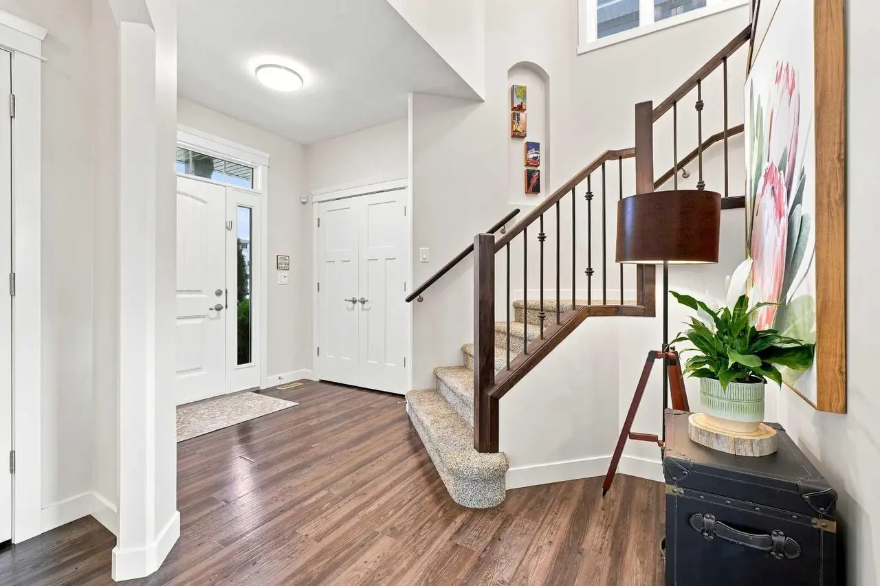43 Vancouver Crescent 