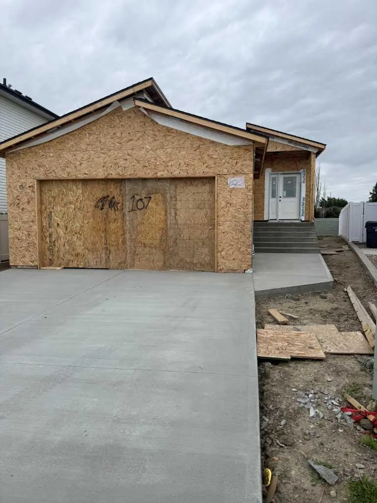 107 Sierra Road SW