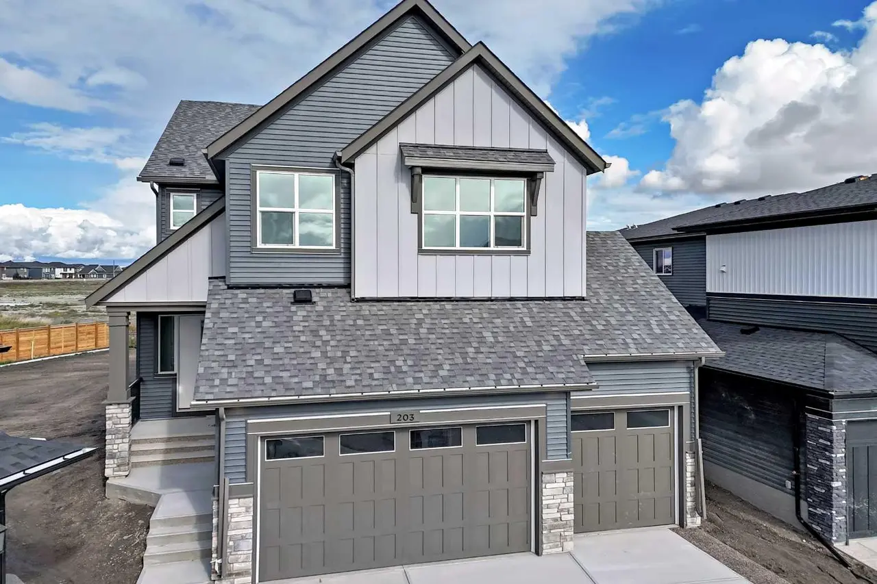 203 Langwell Common SE