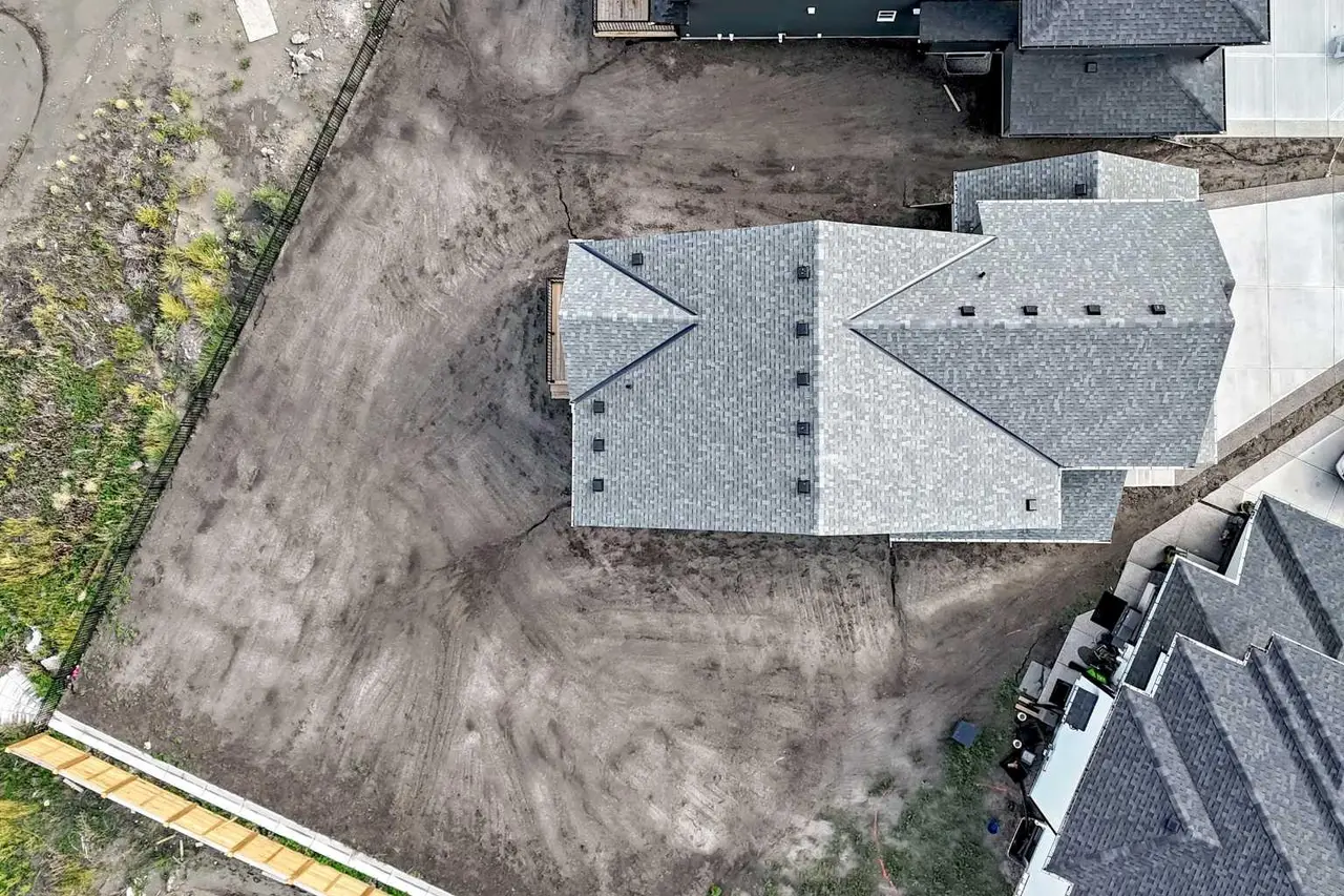 203 Langwell Common SE