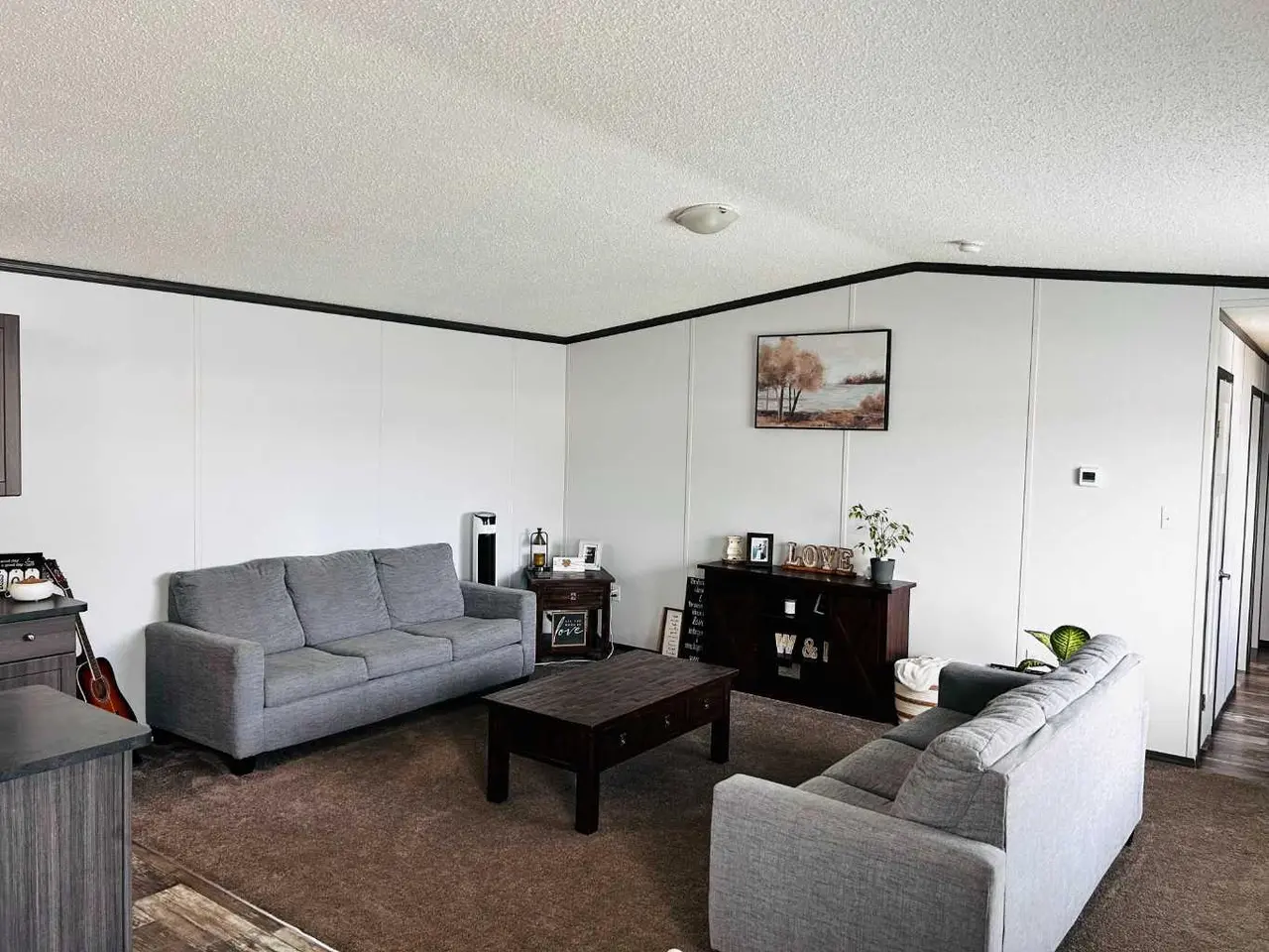 19 Eastbrook Drive E