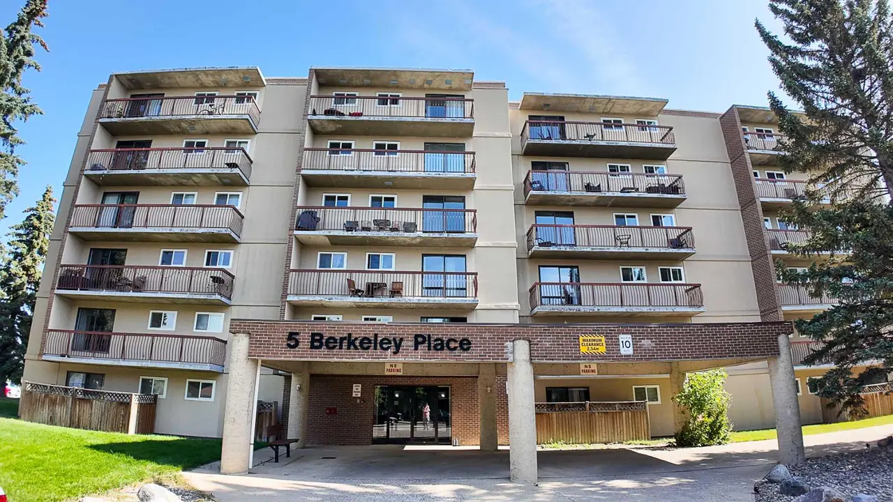 617, 5 Berkeley Place W