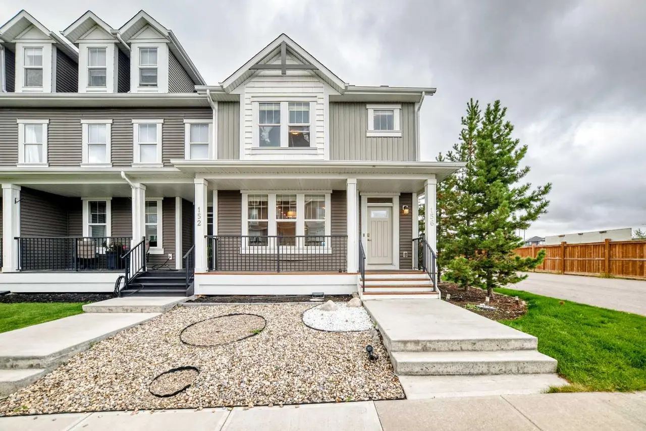 156 South Point Court SW