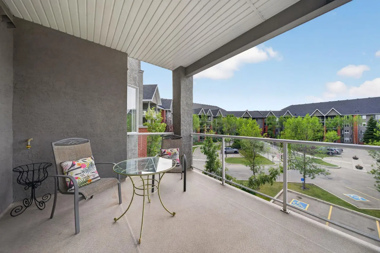 306B, 15 Everstone Drive SW
