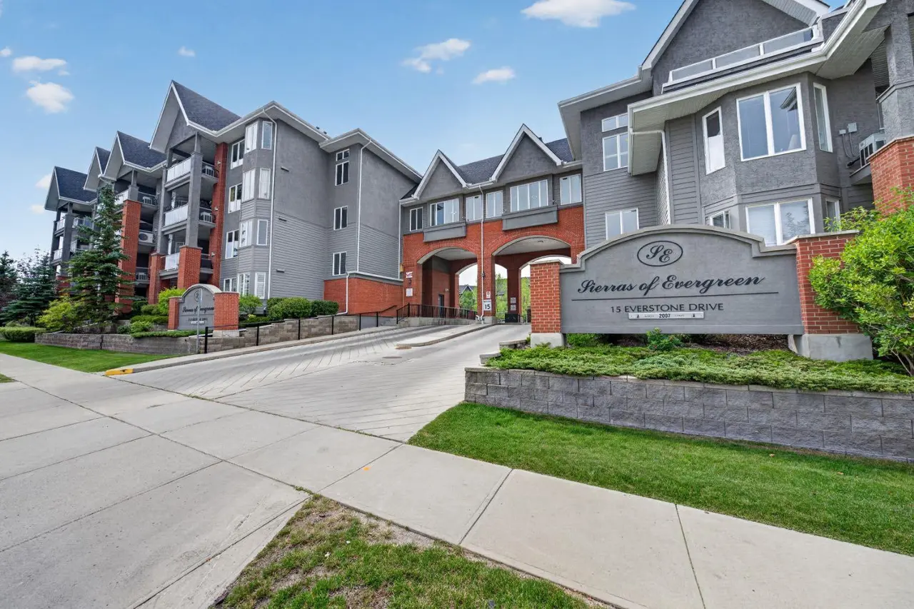 306B, 15 Everstone Drive SW