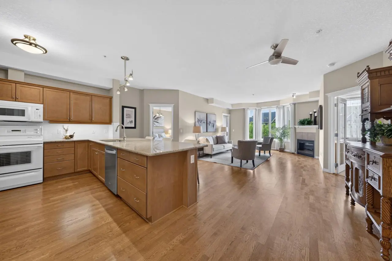 306B, 15 Everstone Drive SW