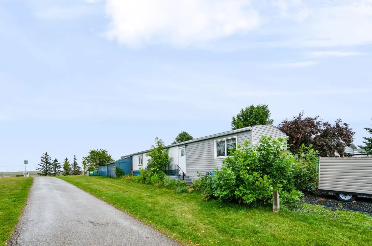 101 Huntstrom Drive NE