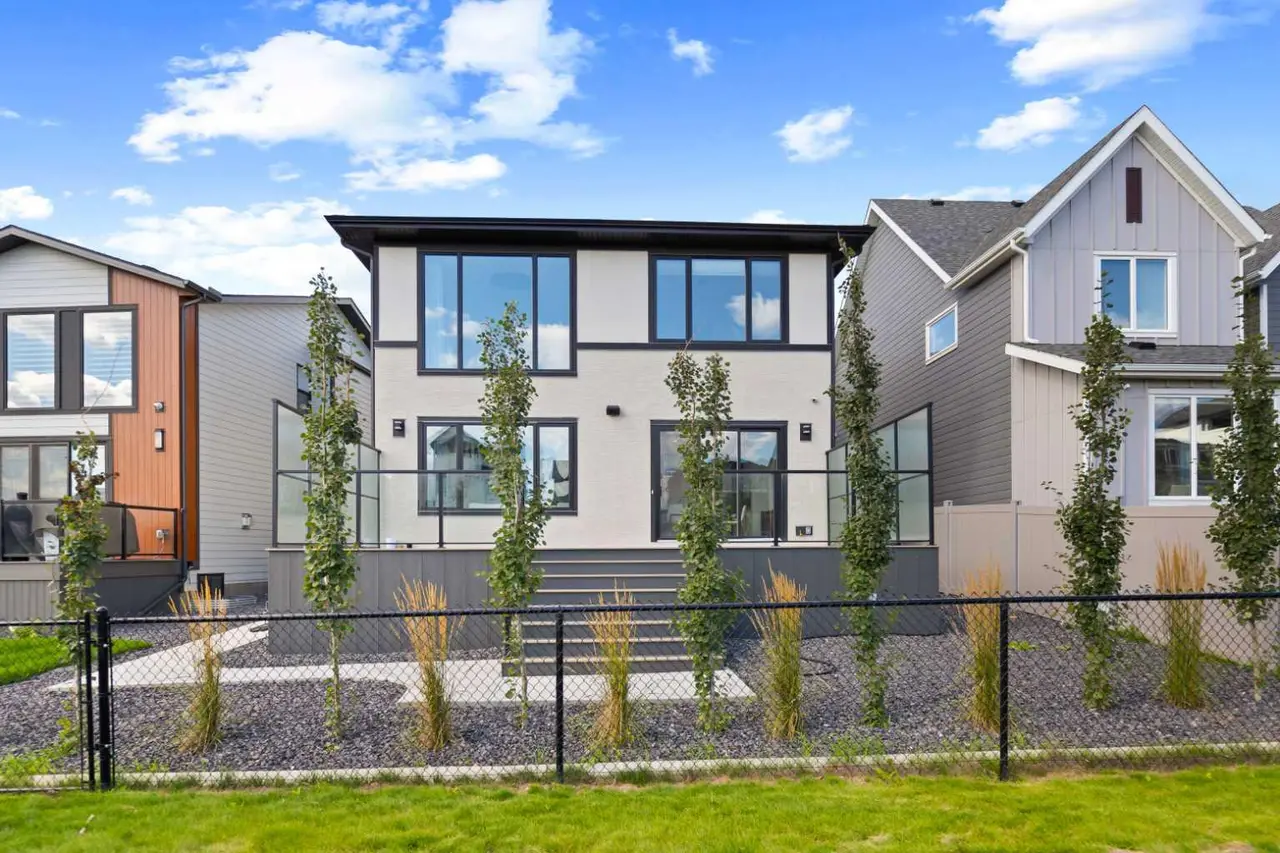 28 Royston Way NW