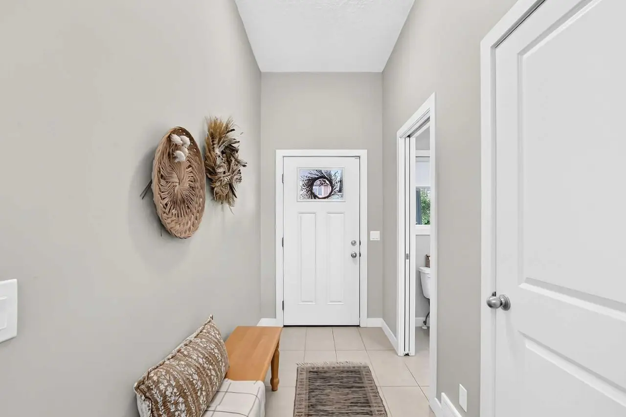 135 Reunion Loop NW