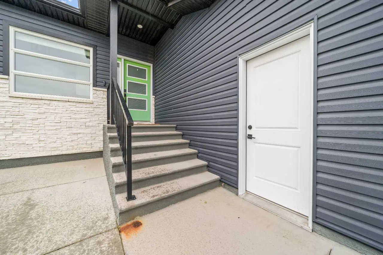 352 Somerside Crescent SE
