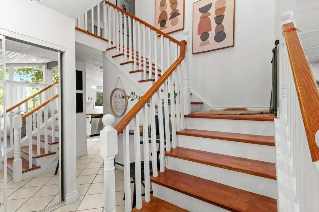 5 Selkirk Boulevard 