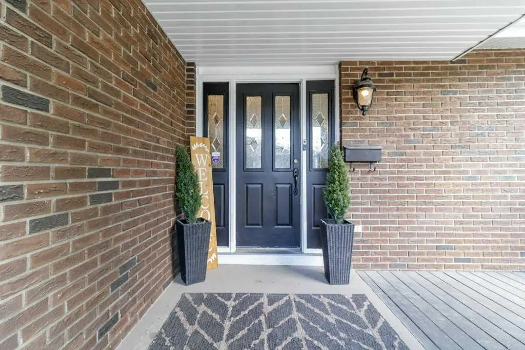 5 Selkirk Boulevard 