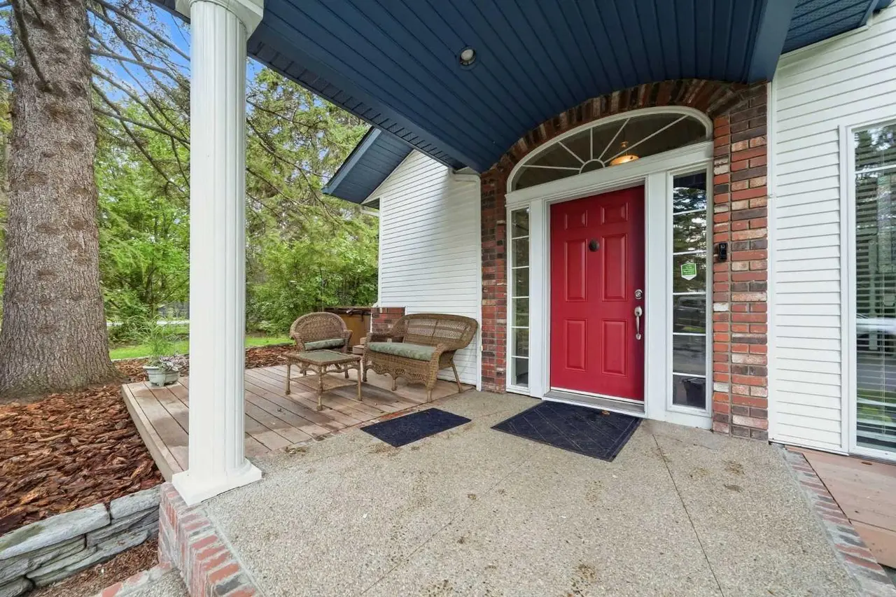 18 College Park Drive 