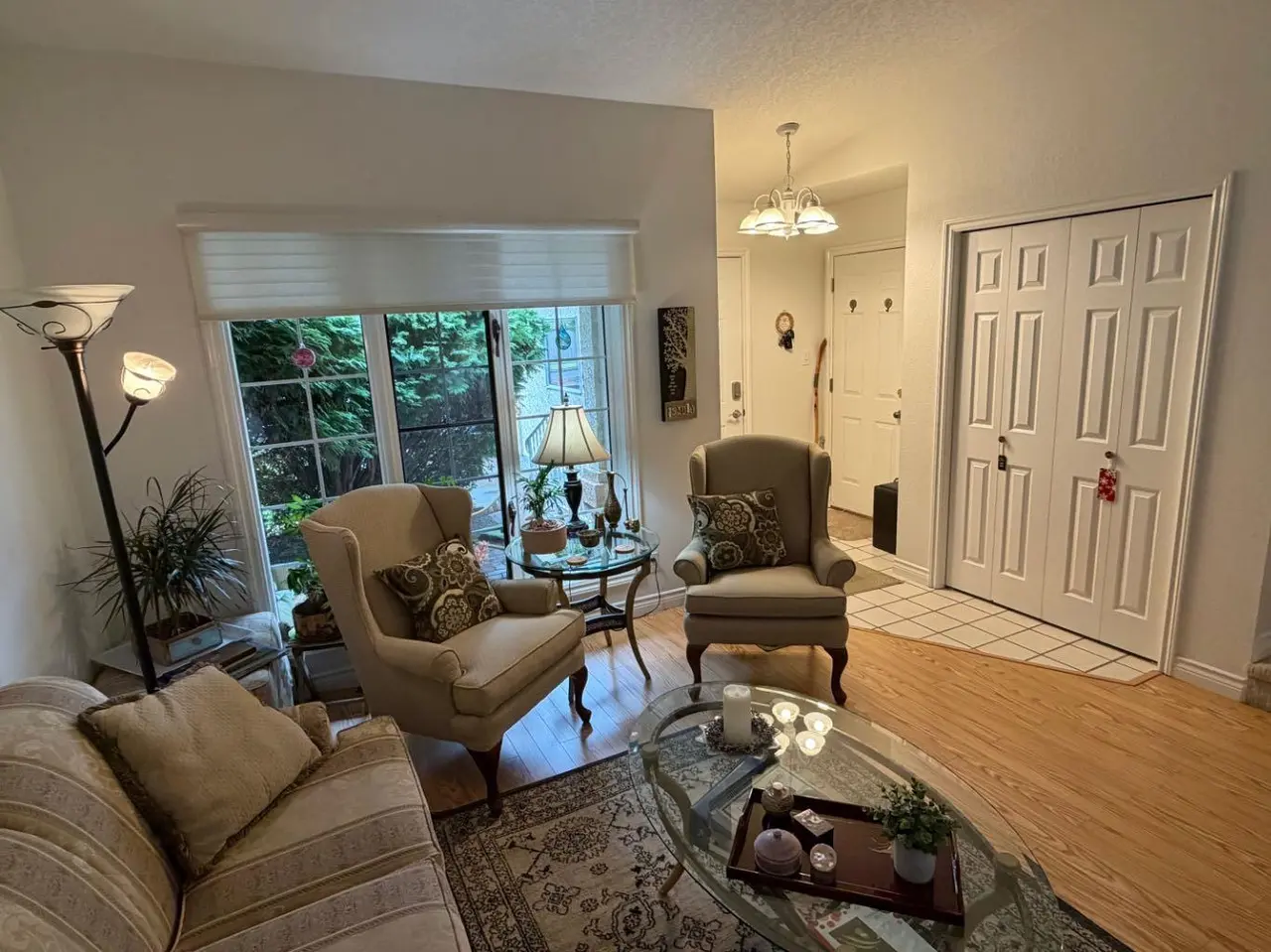 6 Heritage Crescent W