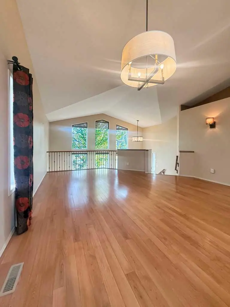 105 Riverwood Manor W