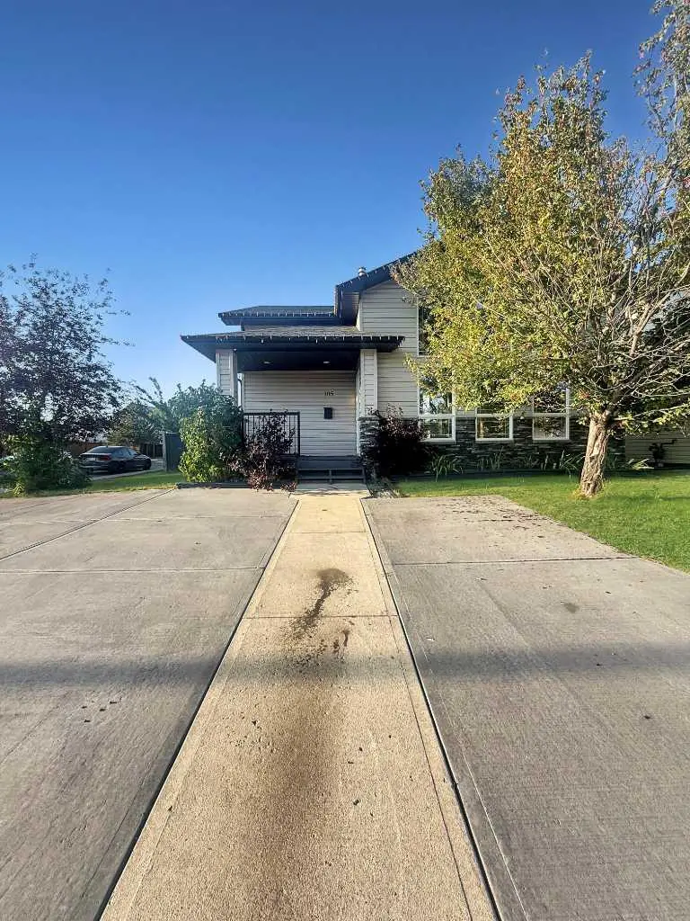 105 Riverwood Manor W